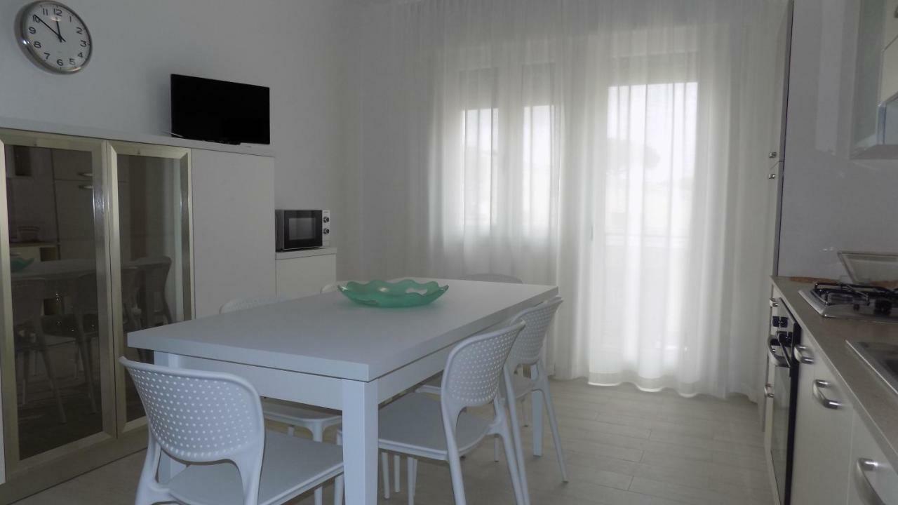 Excelent Two-Rooms Apartment Eraclea Mare Exterior photo