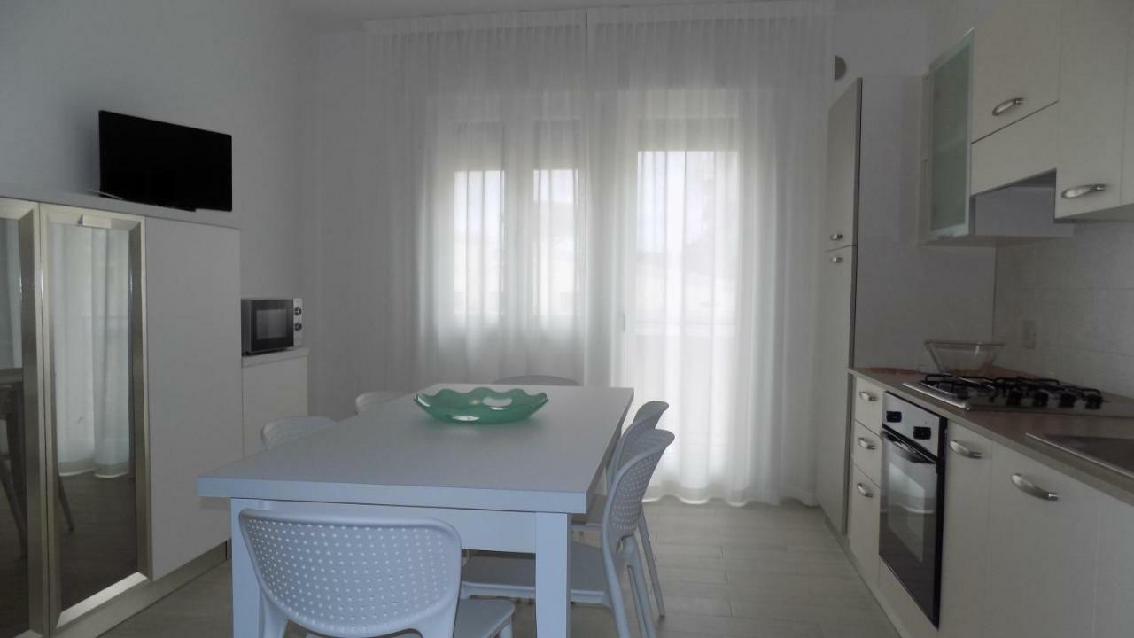 Excelent Two-Rooms Apartment Eraclea Mare Exterior photo